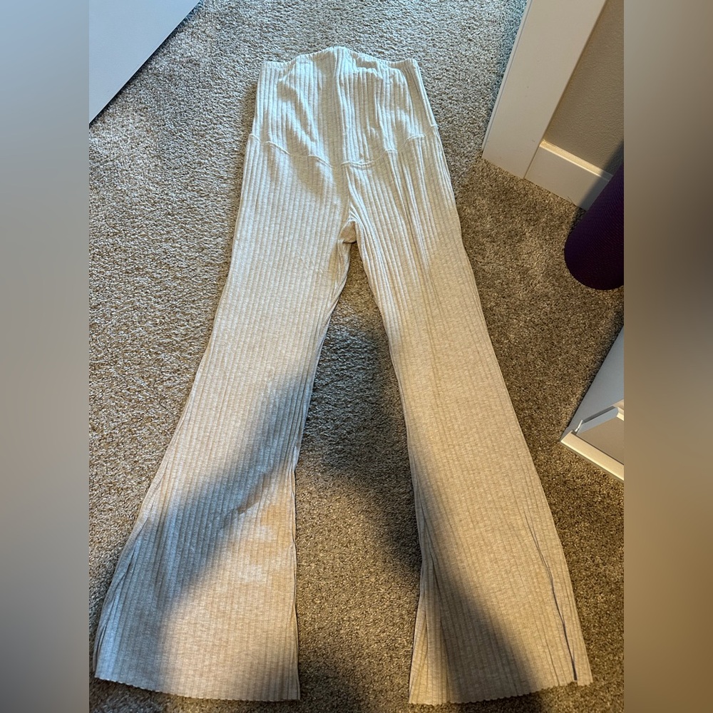 H&M Maternity Ribbed Cream Flare Pants